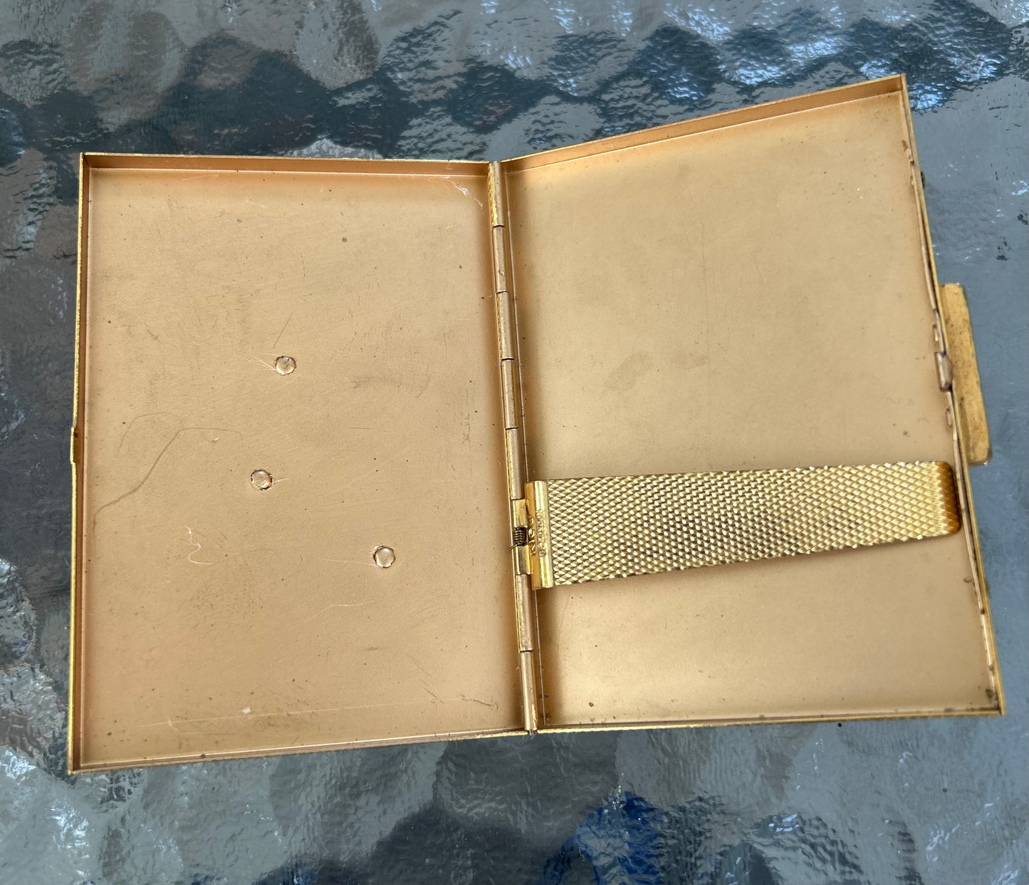 Vintage Gold Tone case, perfect for business cards
