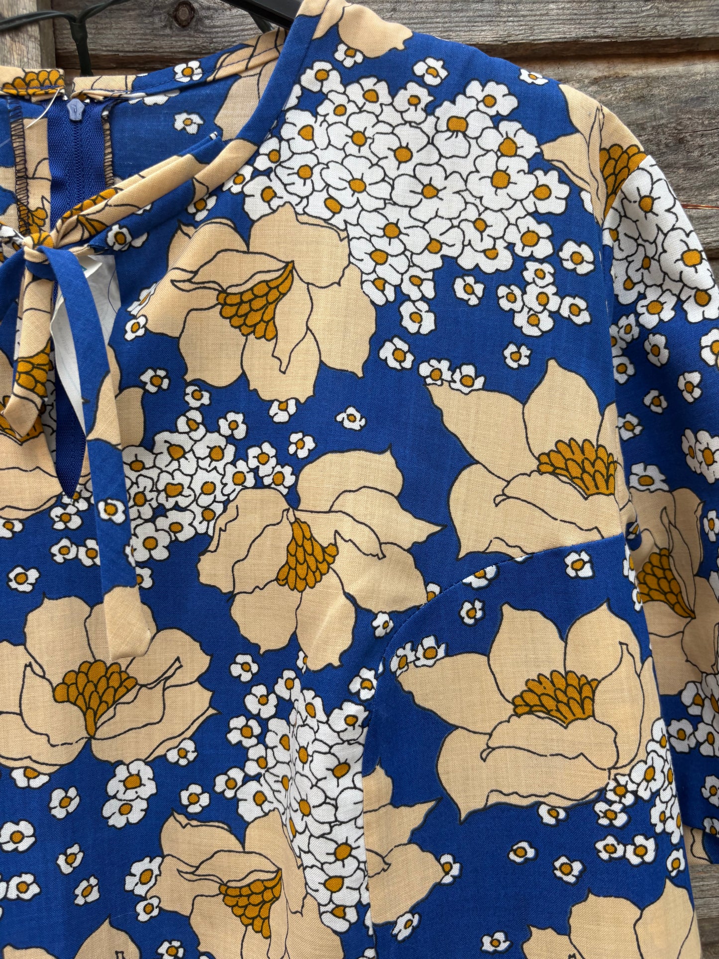 Vintage 60’s vibrant blue cotton flower dress - size 10-16 fit