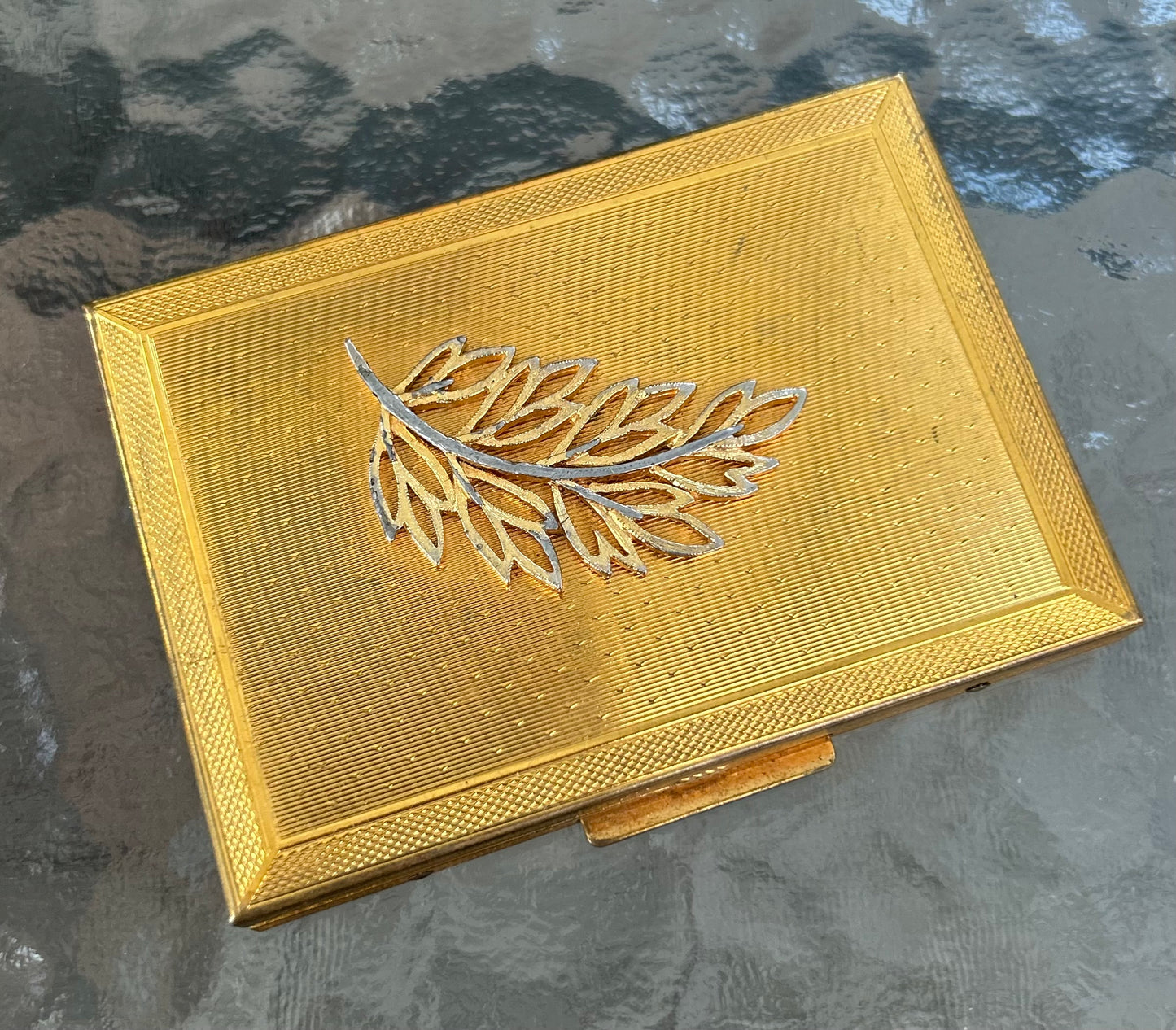 Vintage Gold Tone case, perfect for business cards