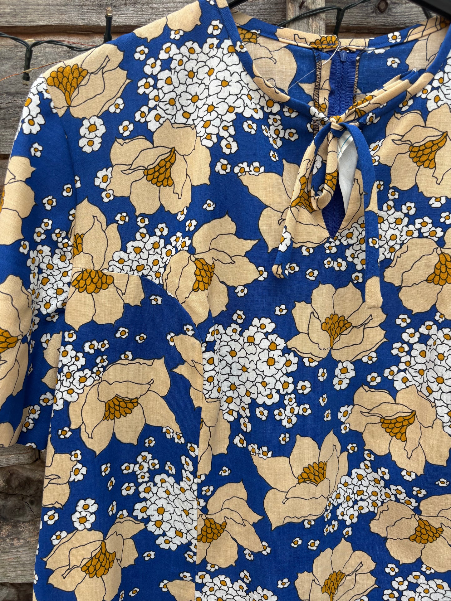 Vintage 60’s vibrant blue cotton flower dress - size 10-16 fit