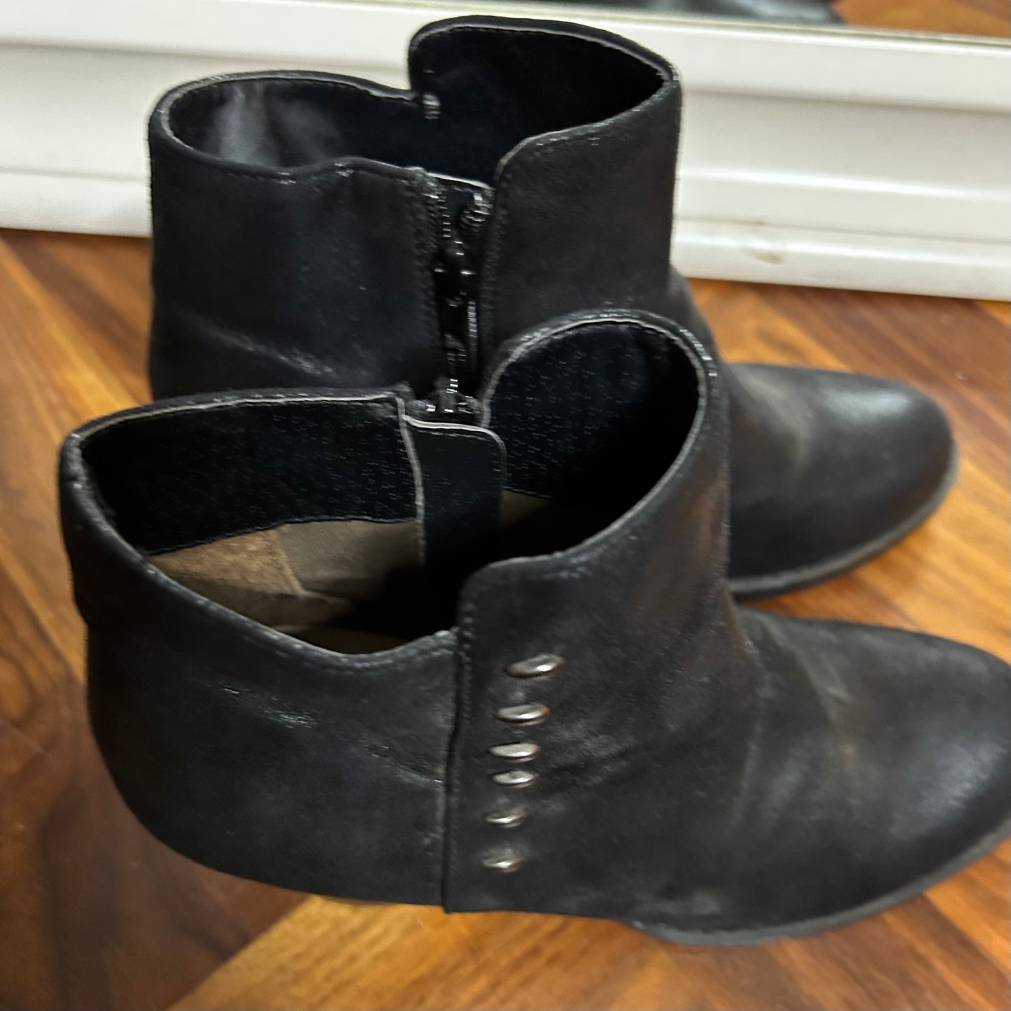 Vintage 1990’s Black Leather Boots - size 7 (40)