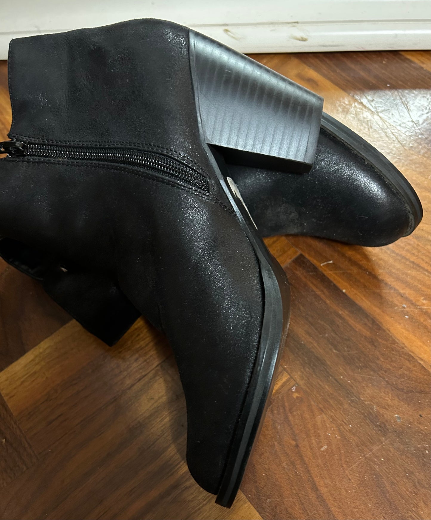 Vintage 1990’s Black Leather Boots - size 7 (40)