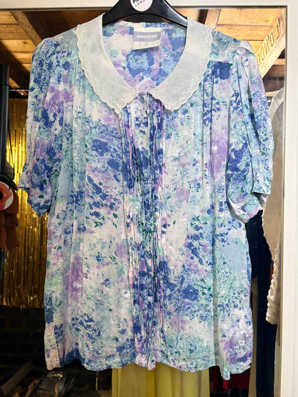 Vintage 80’s Printed Top with beautiful collar