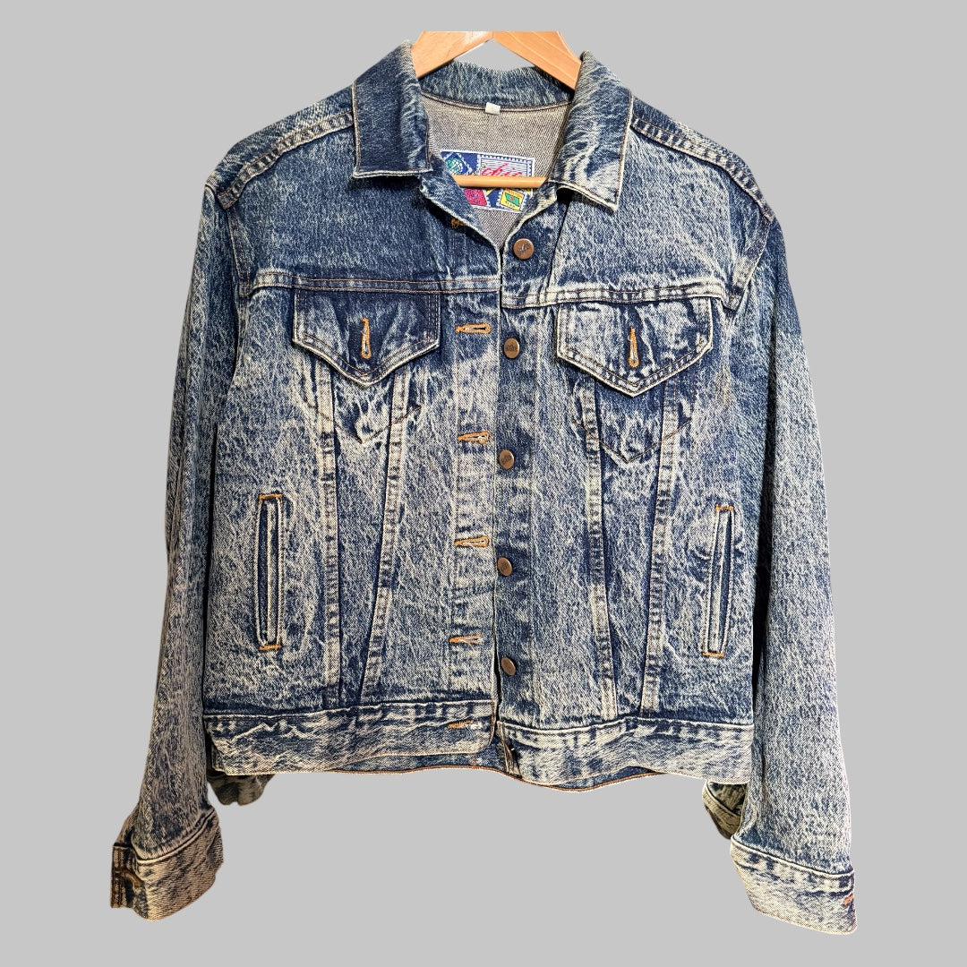 Insane 90’s Acid Wash Denim Jacket - size M/L (up to 16 fit)