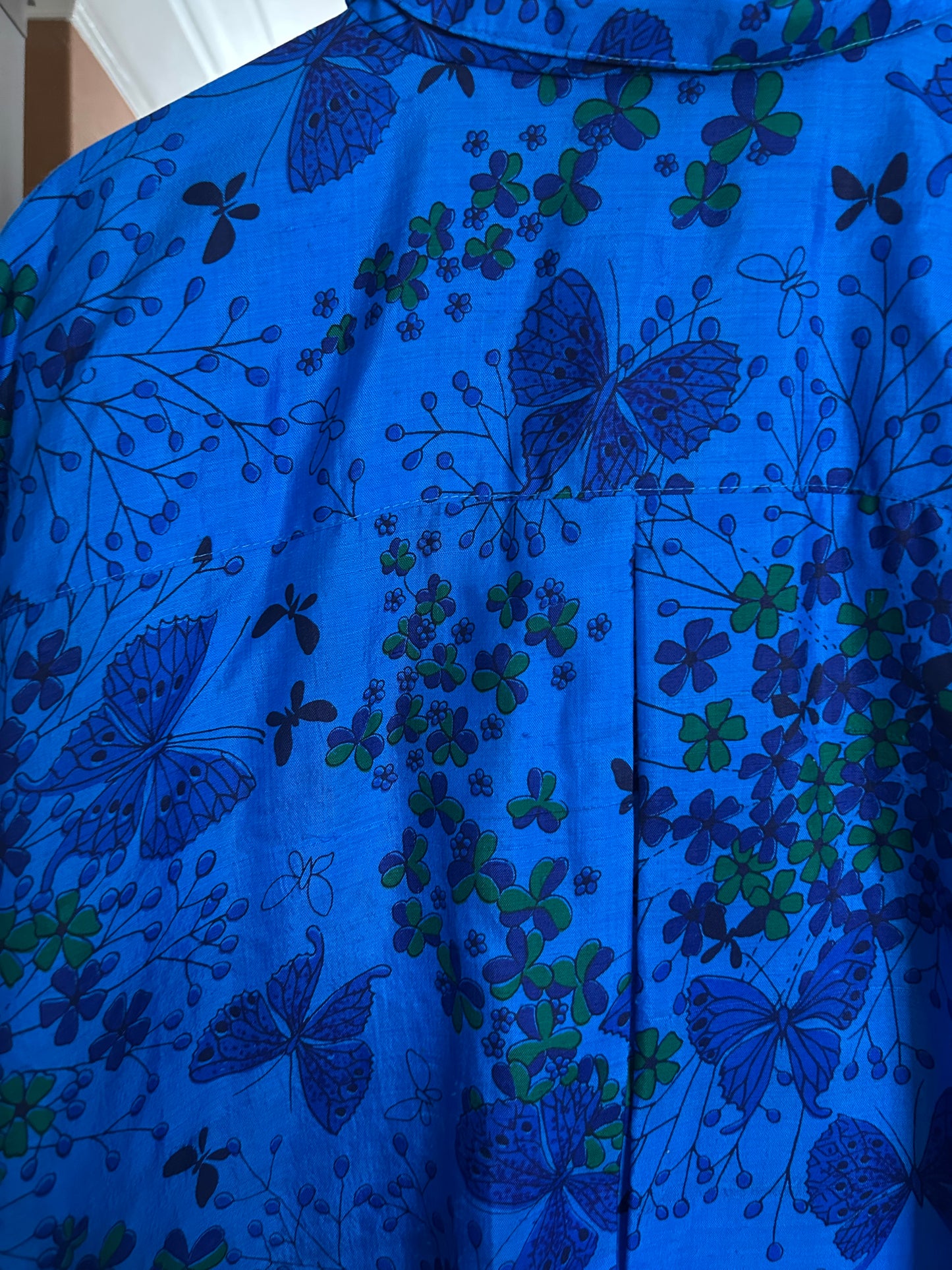 Vintage Amazing butterfly pattern shirt - up to size 18 fit